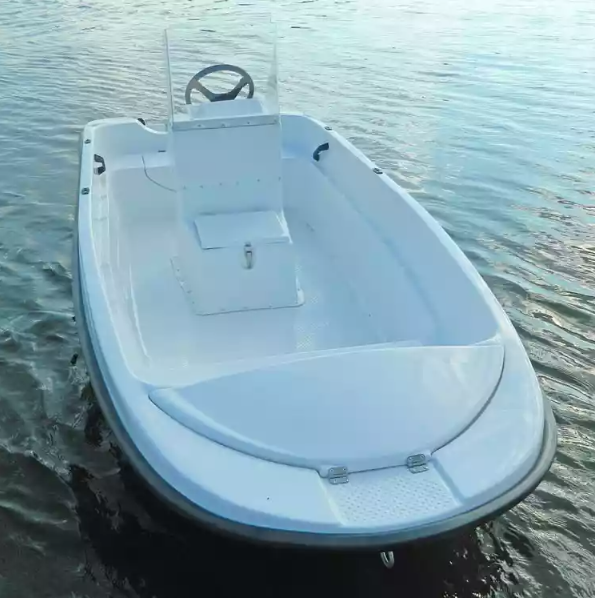 Стеклопластиковая лодка Пингвин с консолью (тримаран) в Дзержинске