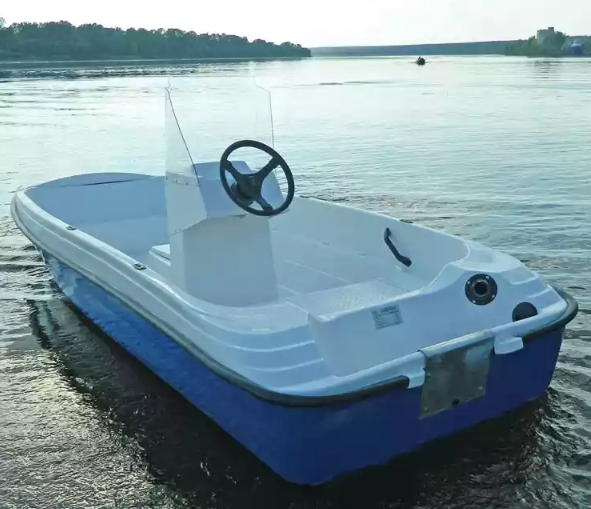 Стеклопластиковая лодка Пингвин с консолью (тримаран) в Дзержинске