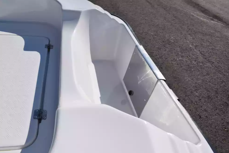 Стеклопластиковая лодка Пингвин (тримаран) в Дзержинске