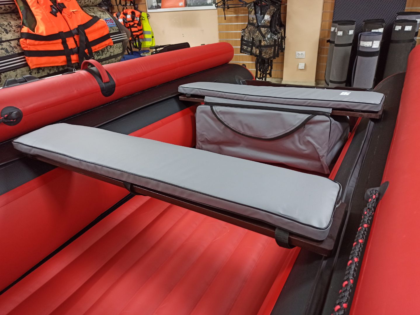 КОМПЛЕКТ МЯГКИХ НАКЛАДОК С СУМКОЙ ДЛЯ ЛОДОК 110Х20 СЕРЫЙ в Дзержинске