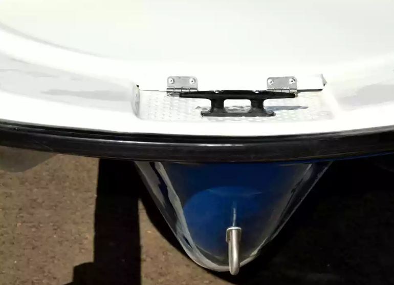 Стеклопластиковая лодка Пингвин с консолью (тримаран) в Дзержинске