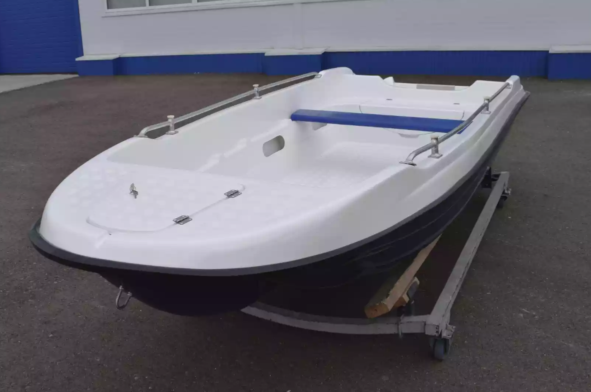 Стеклопластиковая лодка Пингвин New (тримаран) в Дзержинске