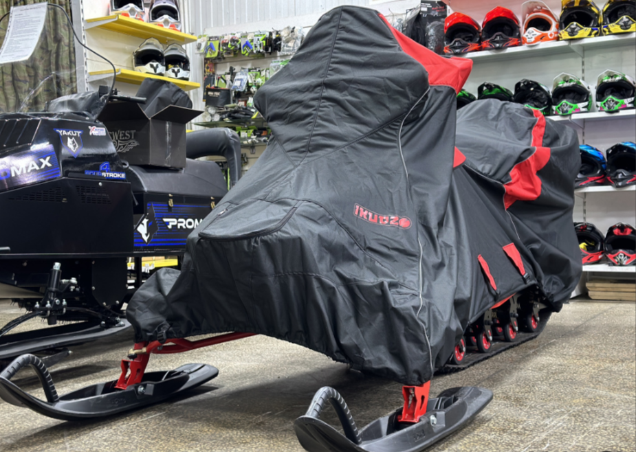 Чехол транспорт. снегохода IKUDZO HUNTER черно-красный Оксфорд ПРЕМИУМ качества с лого IKUDZO в Дзержинске