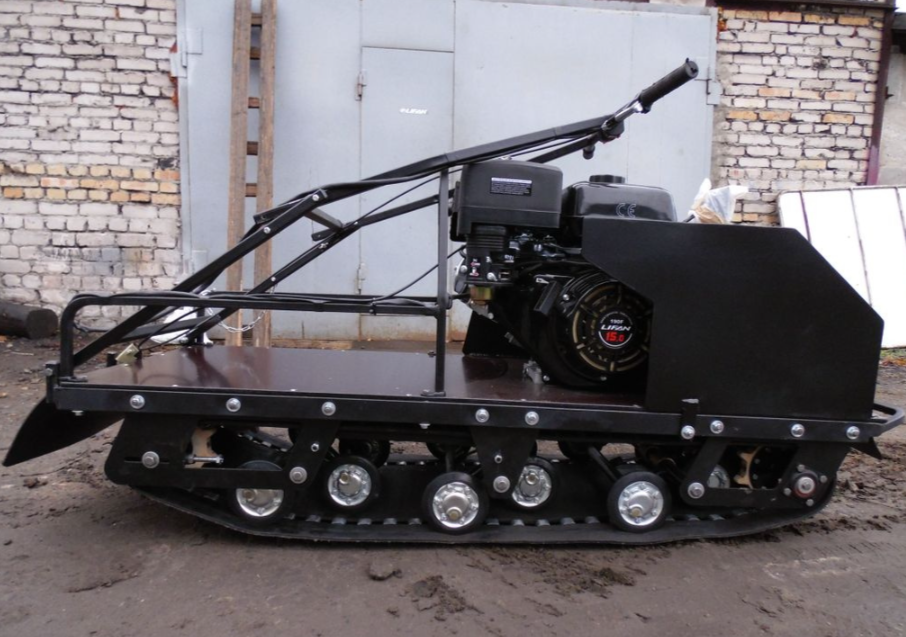 Мотобуксировщик AhtaR Зима 15 л/с с вариатором в Дзержинске