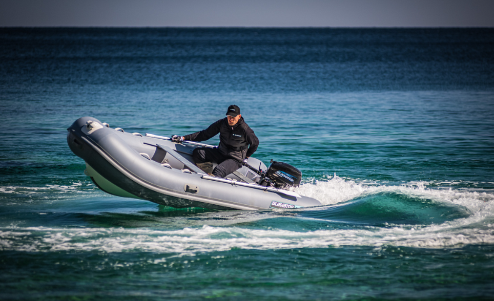 Лодка GLADIATOR RIB380AL в Дзержинске