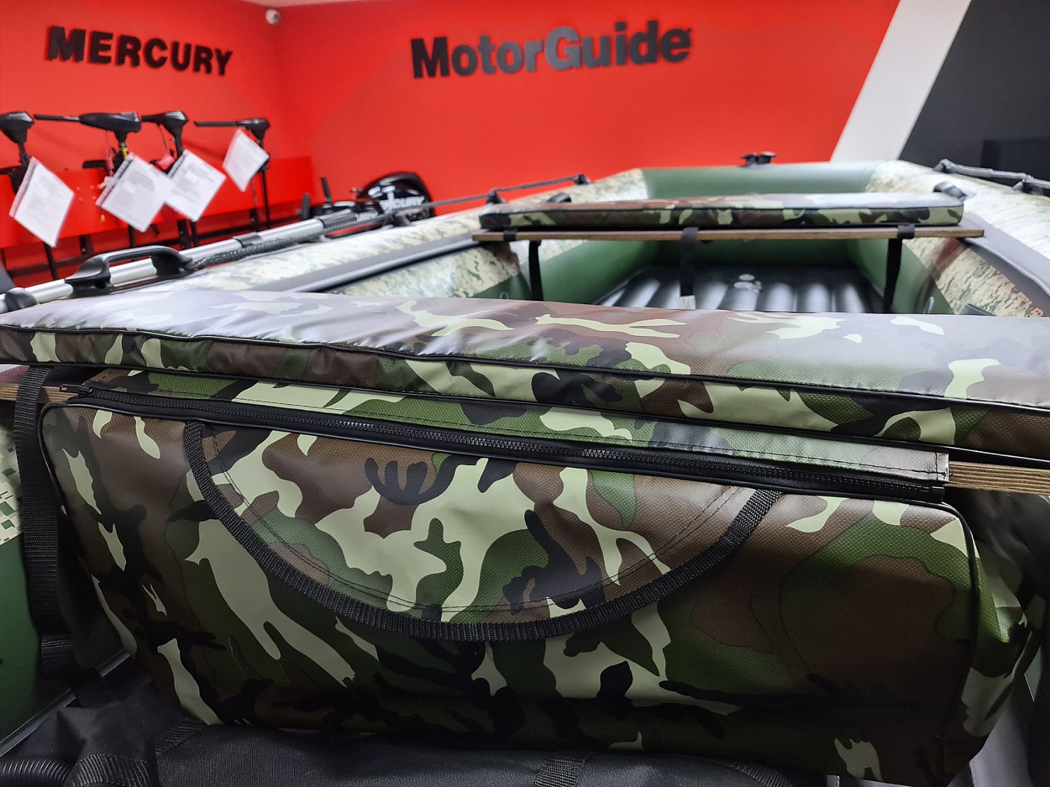 КОМПЛЕКТ МЯГКИХ НАКЛАДОК С СУМКОЙ ДЛЯ ЛОДОК 105Х20 КАМУФЛЯЖ в Дзержинске