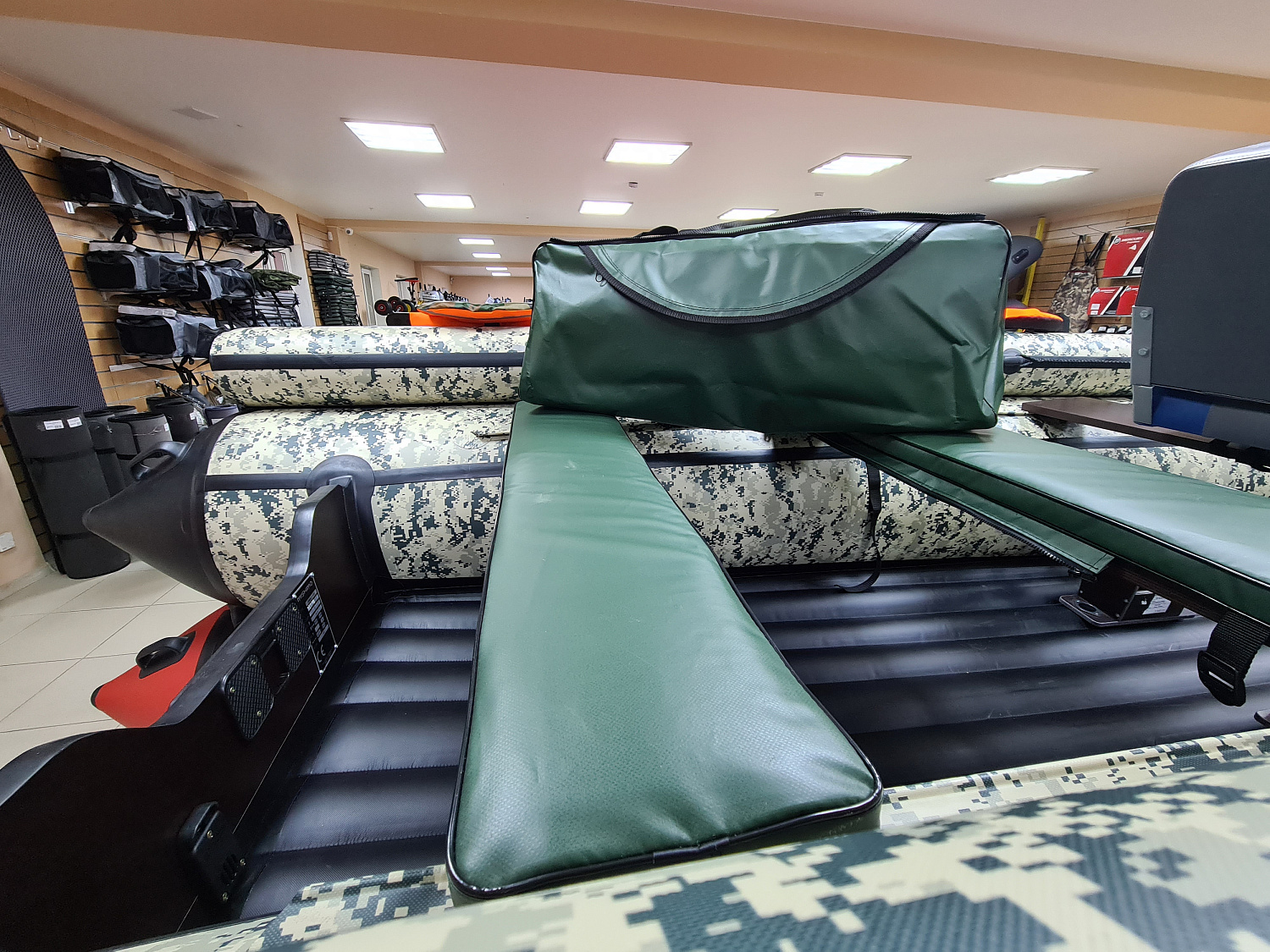 КОМПЛЕКТ МЯГКИХ НАКЛАДОК С СУМКОЙ ДЛЯ ЛОДОК 110Х20 ЗЕЛЕНЫЙ в Дзержинске