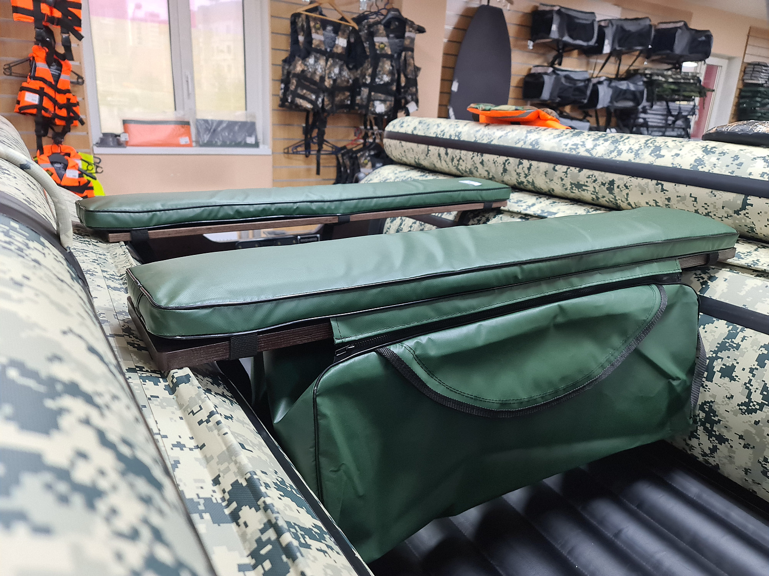 КОМПЛЕКТ МЯГКИХ НАКЛАДОК С СУМКОЙ ДЛЯ ЛОДОК 110Х20 ЗЕЛЕНЫЙ в Дзержинске